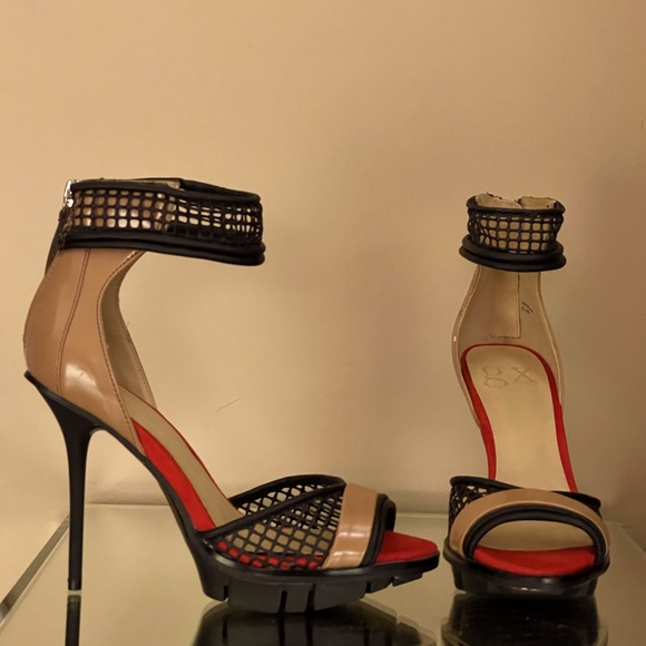 NWOB GX by GWEN STEFANI, RARE open toe zip up heels - Picture 1 of 4